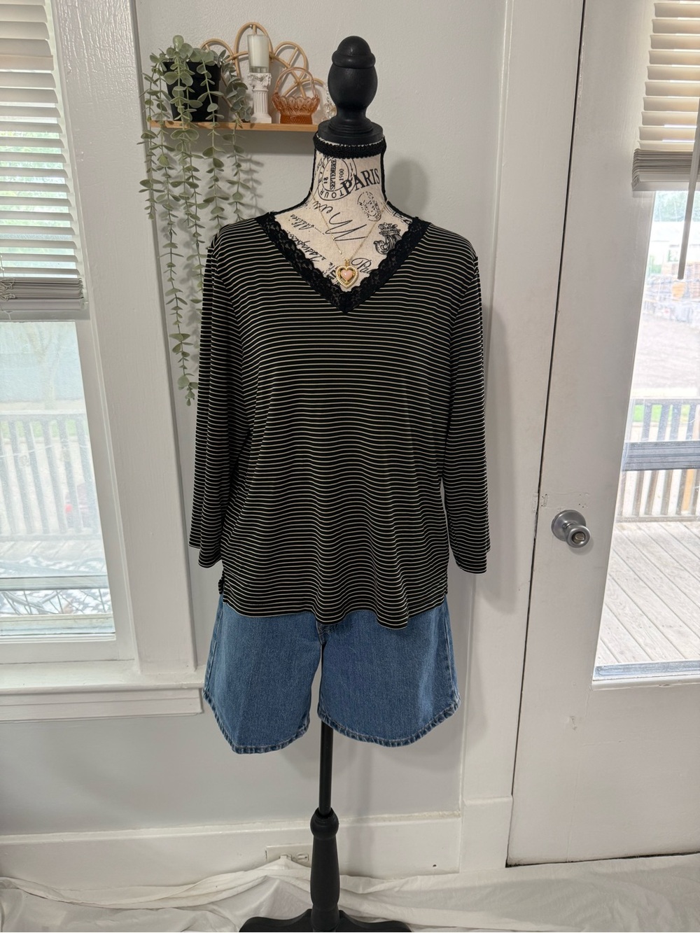 Liz Claiborne vintage striped top with lace trim & 3/4 sleeves